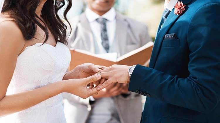 How To Become A Wedding Officiant: A Guide
